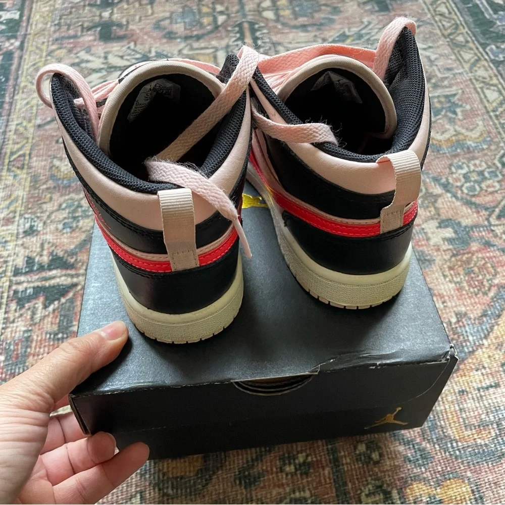 Nike Air Jordan 1 Mid PS Sz 1 Youth Atmosphere Pink Infrared 23 Black 640734-604 - Picture 4 of 12